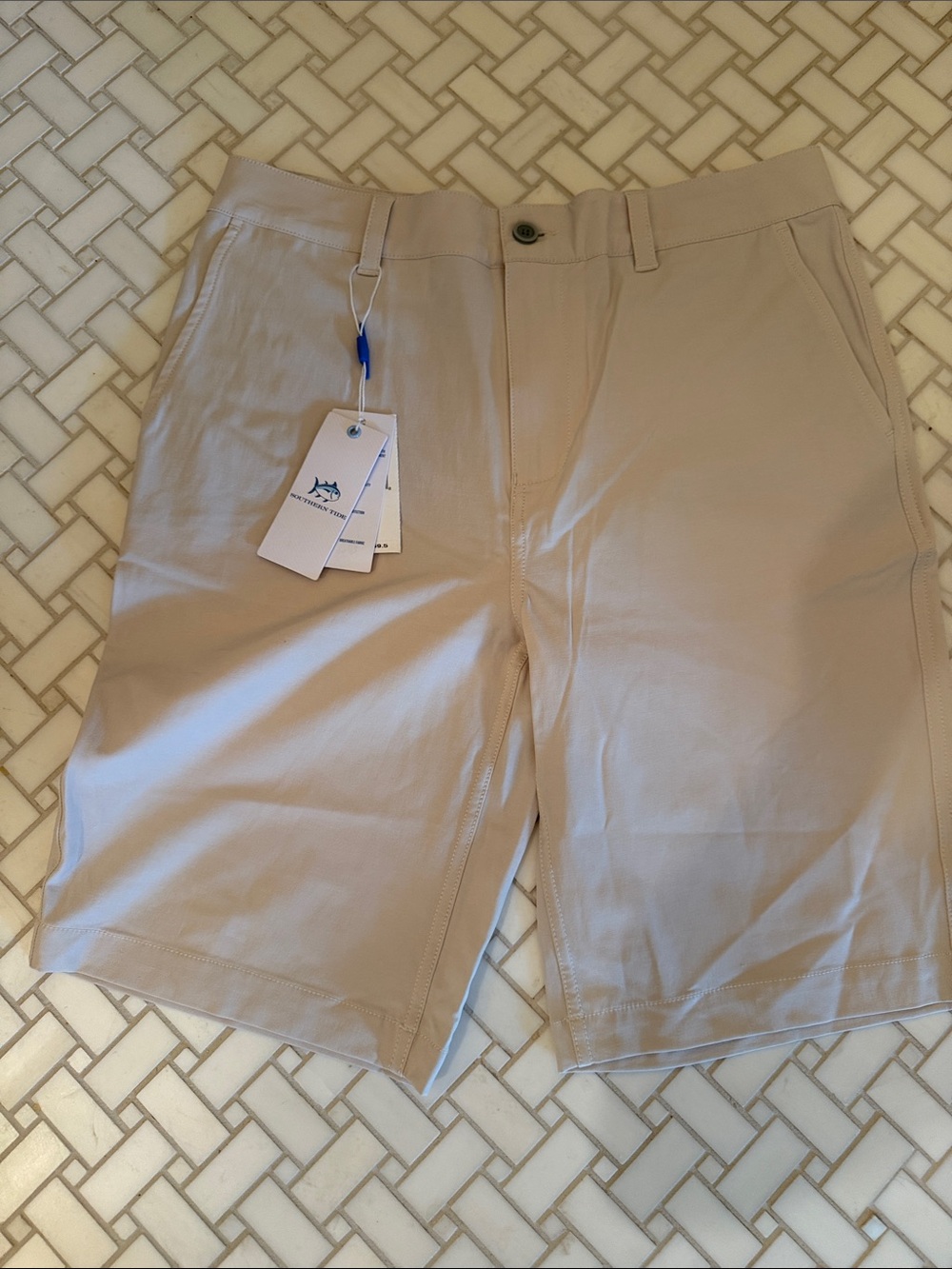 Southern Tide boys Khaki Flat-Front Shorts